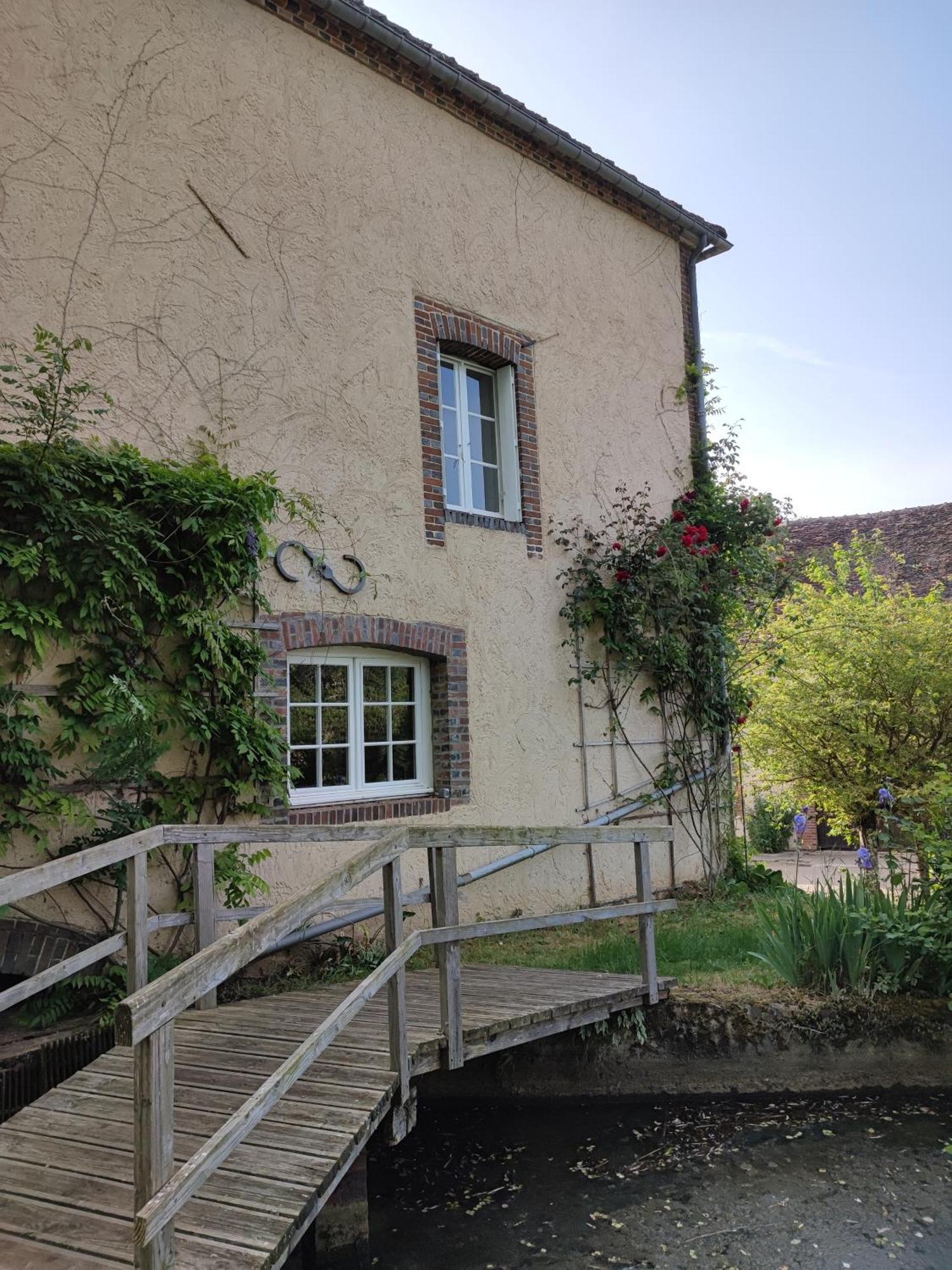 Le Moulin Grenon Bed & Breakfast Mezilles Ngoại thất bức ảnh